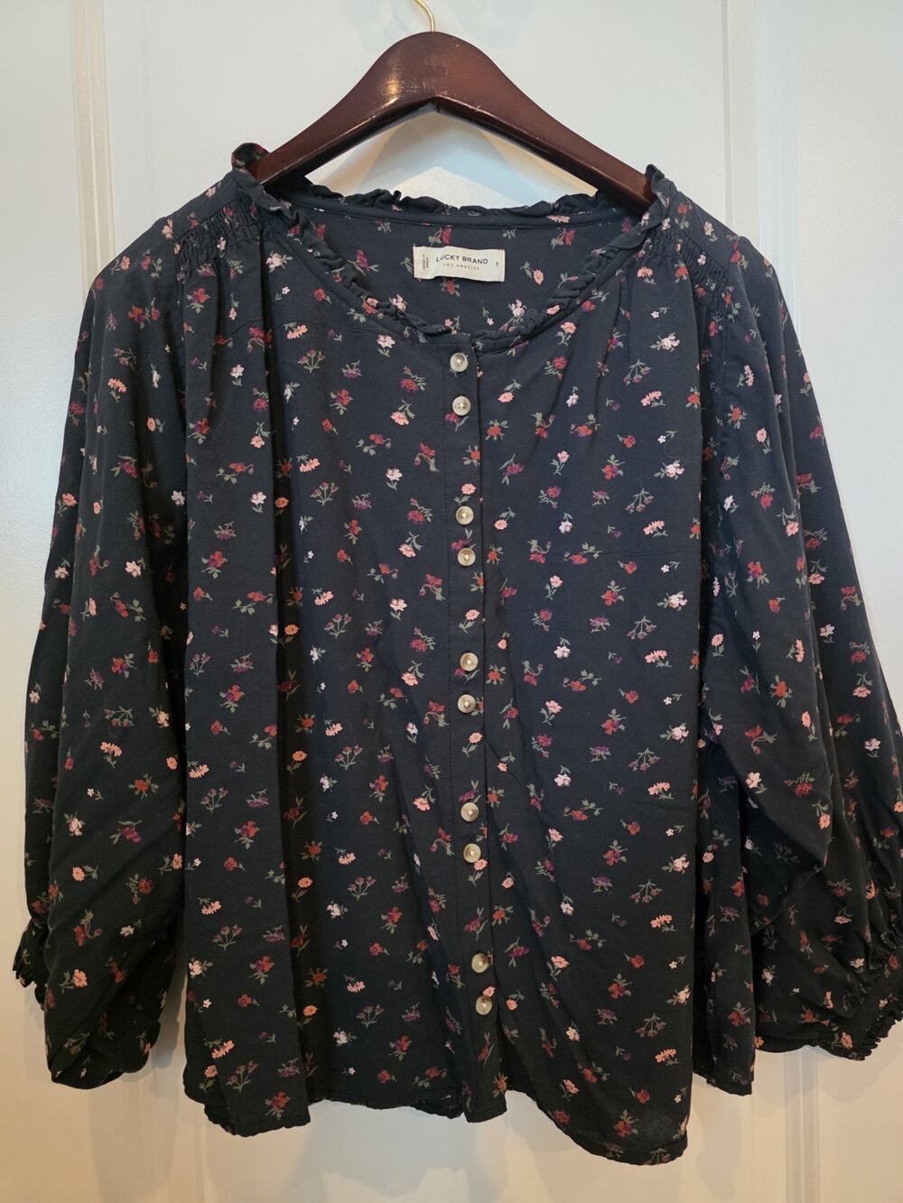 Boho Lucky Brand Blouse Womens Small Floral Peasant Navy Button Front Feminine